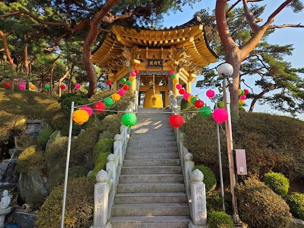 Heungryunsa Temple 5