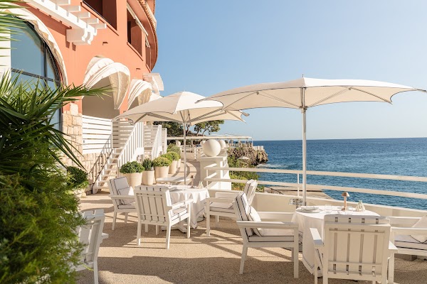 Monte-Carlo Beach Hotel