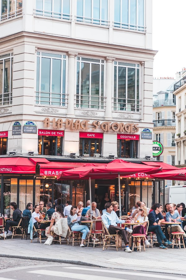 Brasserie À la place Saint Georges - Paris 09