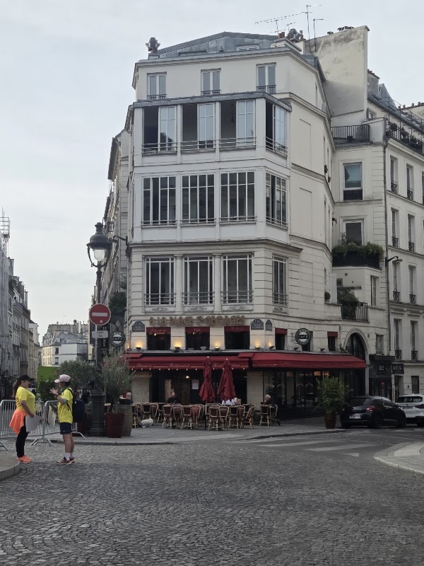 Brasserie À la place Saint Georges - Paris 09 3