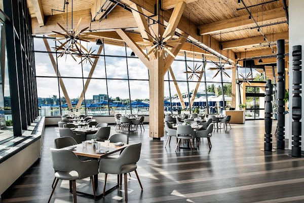 Lake Club Restaurant at Friday Harbour 1