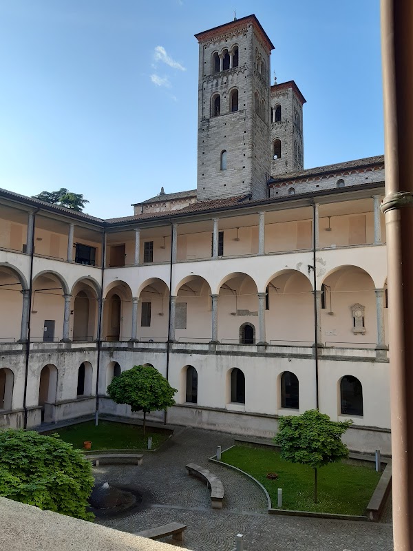 Basilica of Saint Abundius - Como, Italy 4