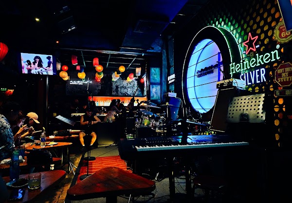Acoustic Bar - Ngô Thời Nhiệm 4