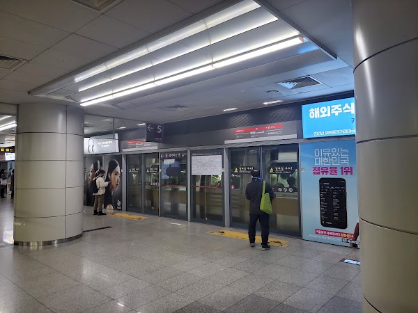 Yeouido Station 5