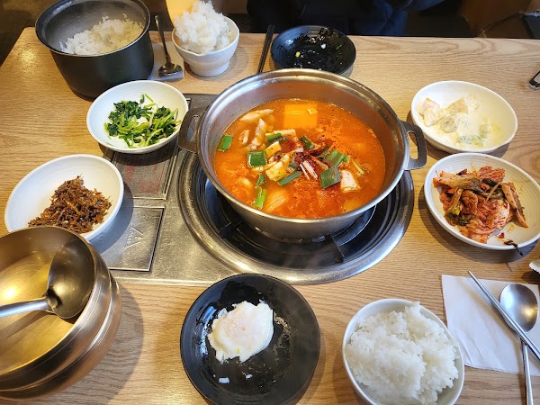 Samcheong-dong Kimchi Jjigae 5