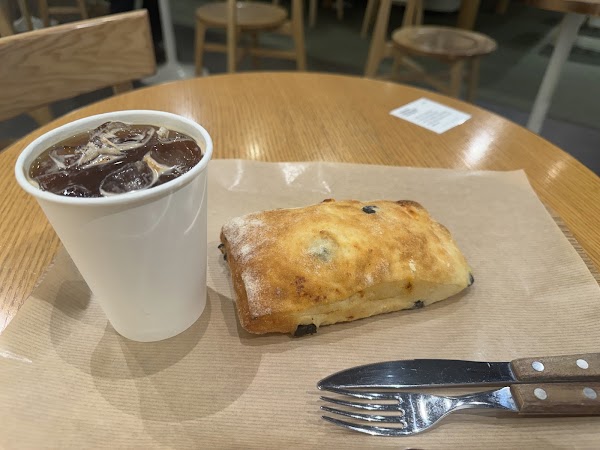 Cafe Comma & Yann Couvreur 4