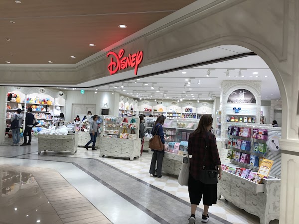 Disney Store LUCUA1100 Osaka