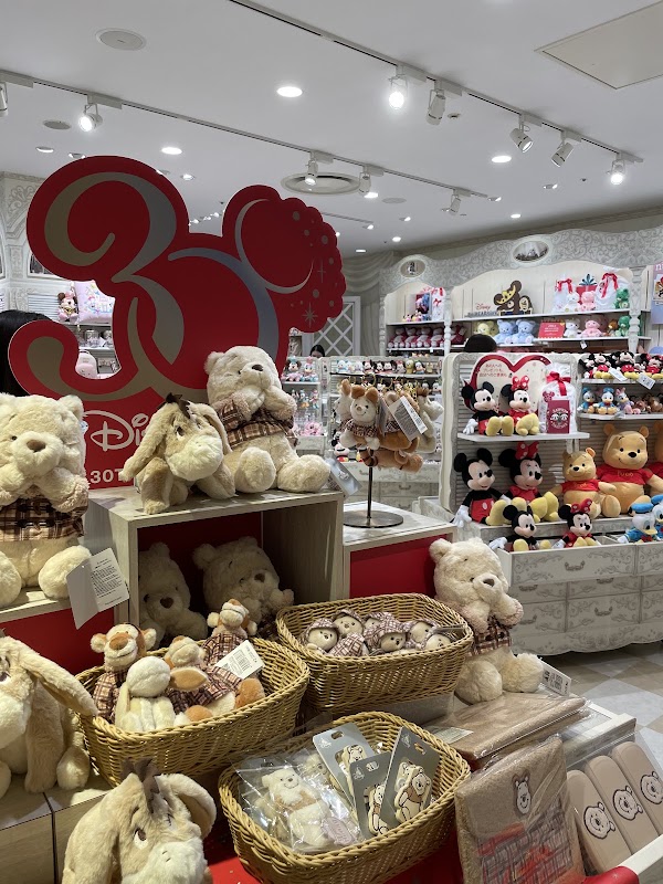 Disney Store LUCUA1100 Osaka 4