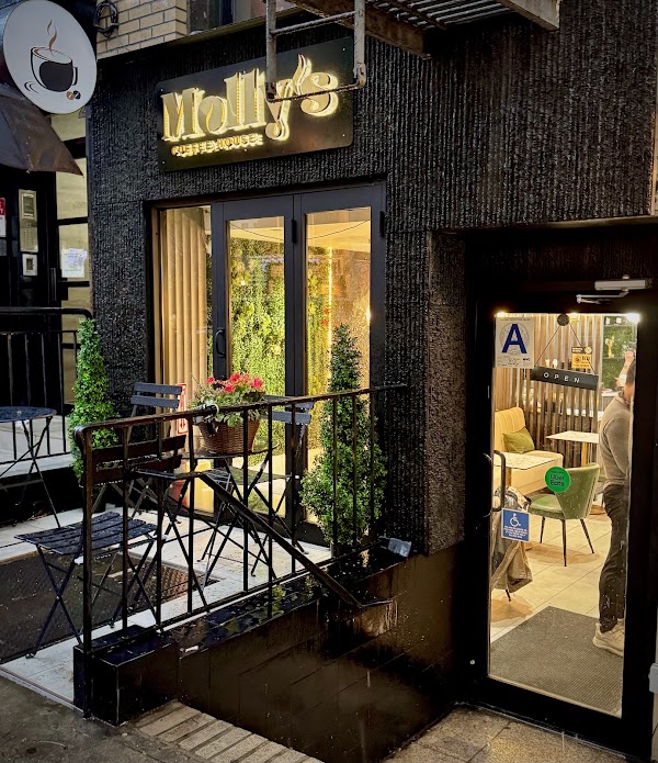 Molly’s coffee house 3