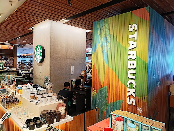 Starbucks Coffee - Tsutaya Bookstore Shibuya Scramble Square 5