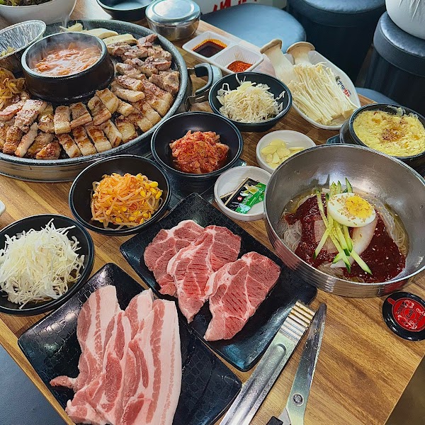 ungteori saenggogi - Hongdae (Korean bbq restaurant) 5