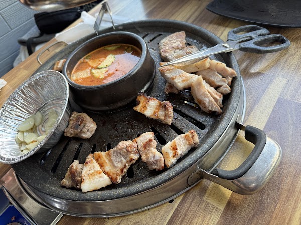 ungteori saenggogi - Hongdae (Korean bbq restaurant) 4
