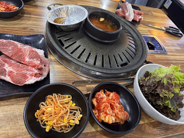 ungteori saenggogi - Hongdae (Korean bbq restaurant) 3