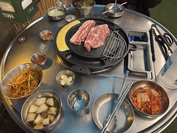 HAHA & KIMJONGKOOK 401 Butcher Restaurant 2