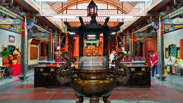 Dadaocheng Cisheng Temple 5