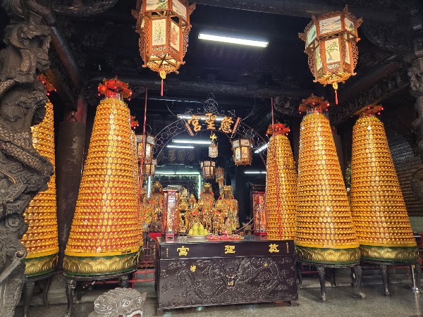 Dadaocheng Cisheng Temple 2