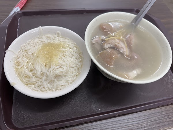 許仔豬腳麵線 3
