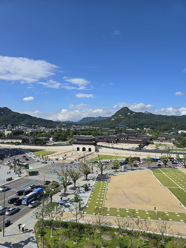 Hwangtomaru Garden at the National Museum of Korean Contemporary History 2
