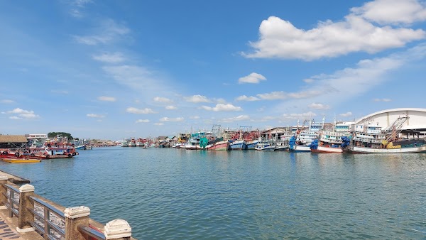 Laem Charoen Beach 3