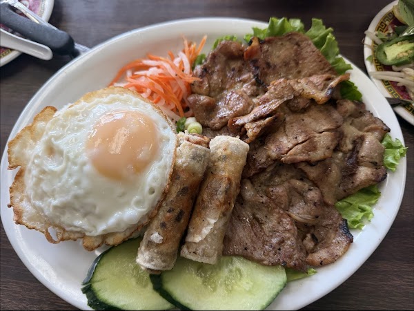 Golden Star Vietnamese Restaurant 3