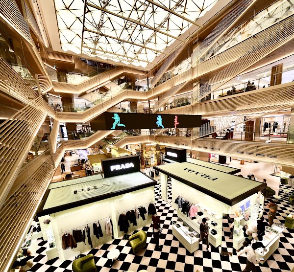 Prada Ginza Six 3