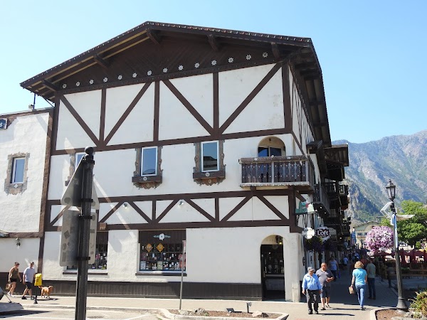 Leavenworth 2