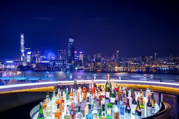 SKYE Roofbar & Brasserie 3