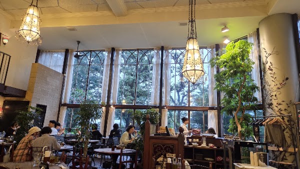 Cafe La Boheme Shinjuku Gyoen 5