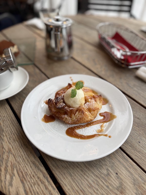 Cafe La Boheme Shinjuku Gyoen 2