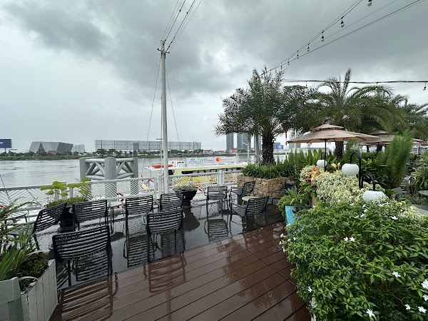 Starbucks Waterbus Thủ Thiêm