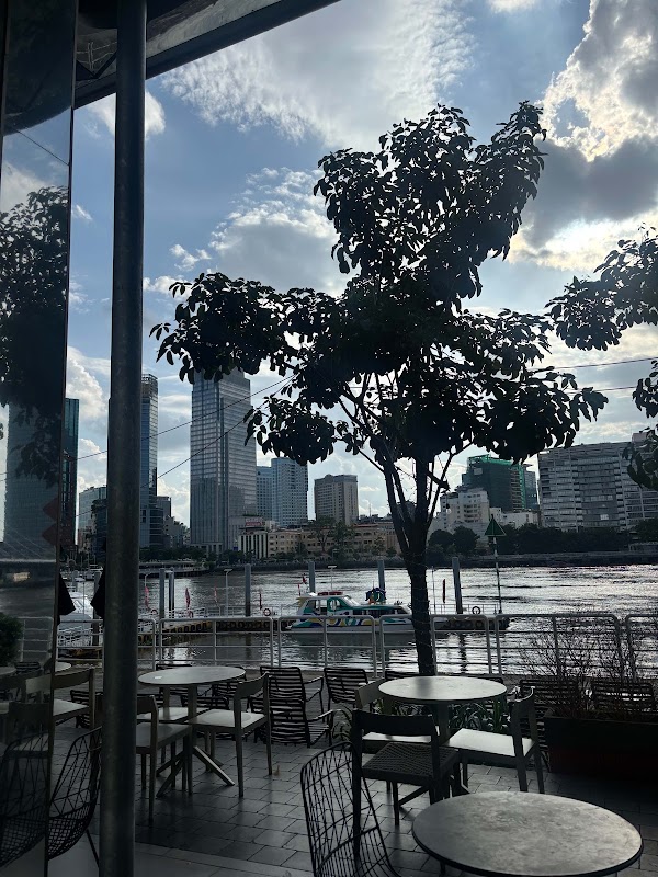 Starbucks Waterbus Thủ Thiêm 5