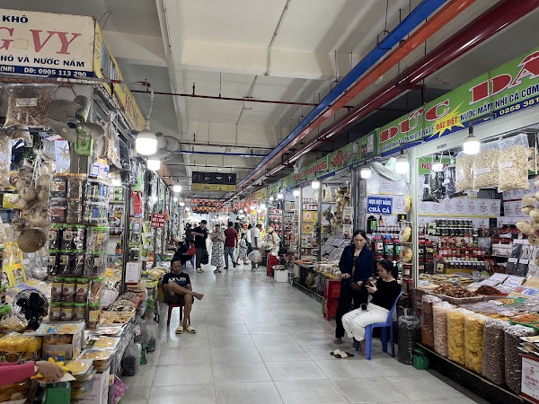 Dam Market 4