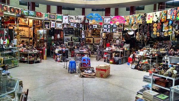 Dam Market 3