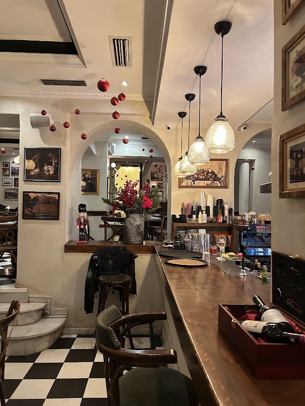 Lyra Restaurant Athens 1