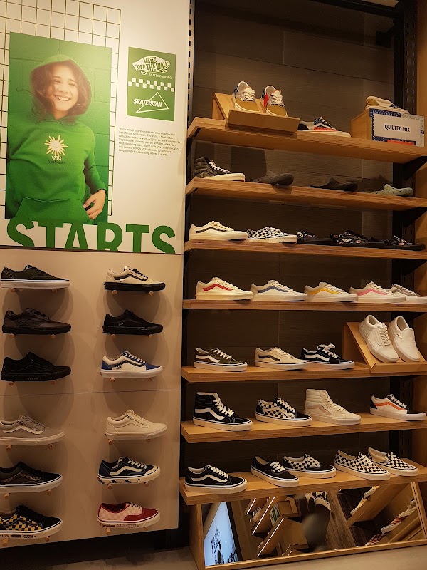 VANS KLCC 5