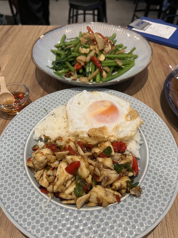 Pad Thai Mae Thong Bai 2
