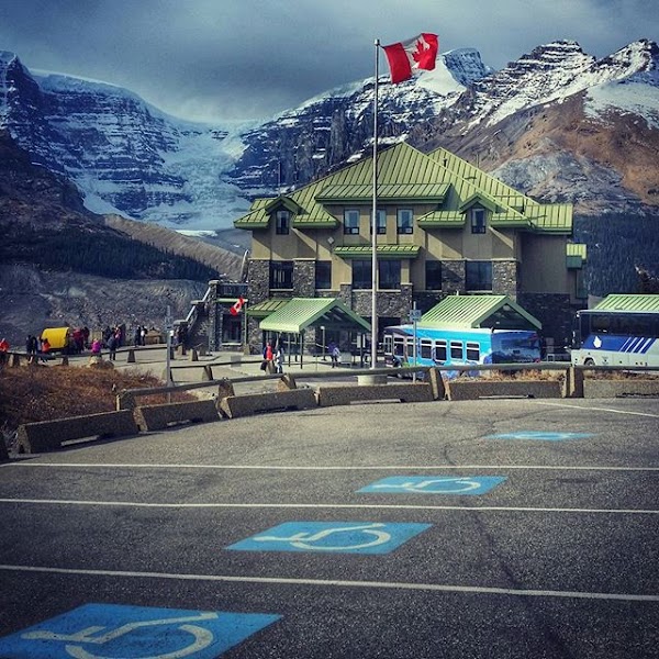 Jasper National Park Icefield Information Centre and Glacier Gallery