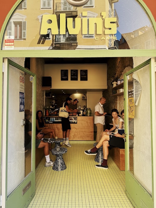 Alvin’s Café 4