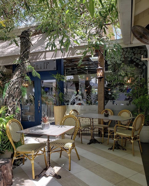 Loretta Café Bistro 1