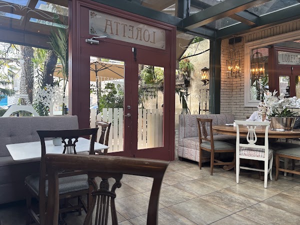 Loretta Café Bistro 3