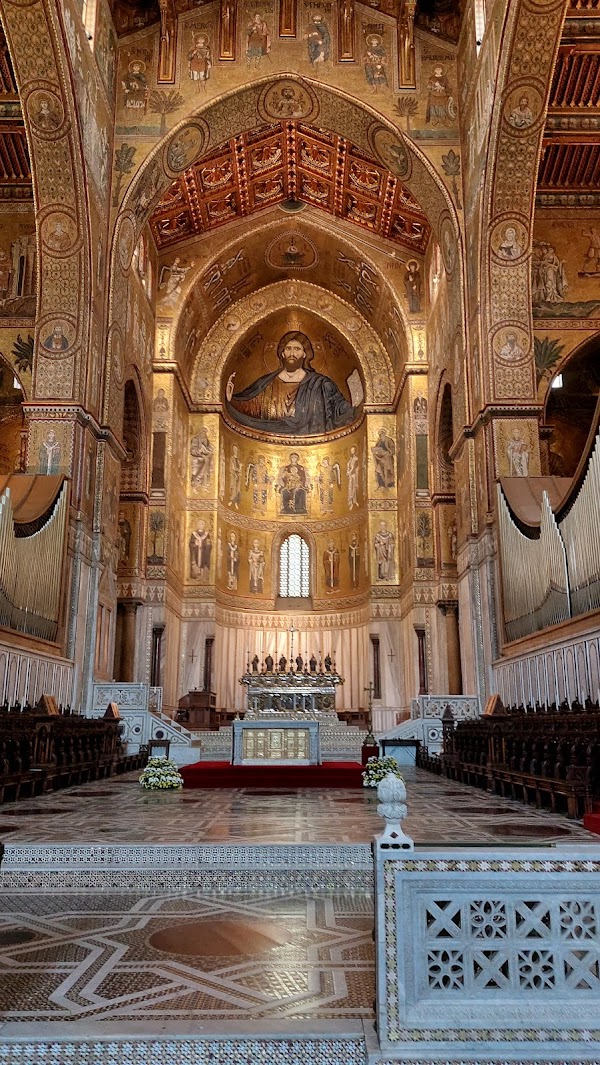 Chiostro dei Benedettini