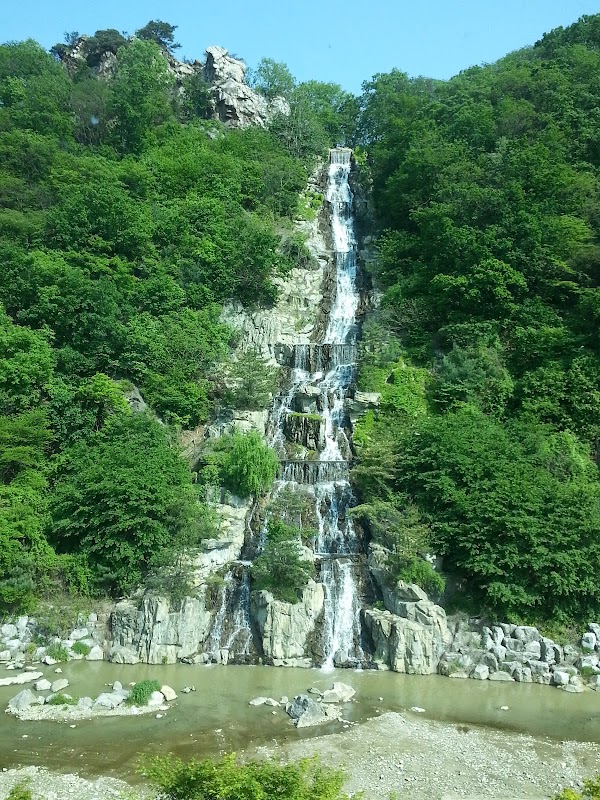Piano Falls 5