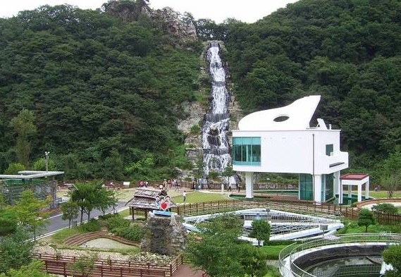 Piano Falls 4