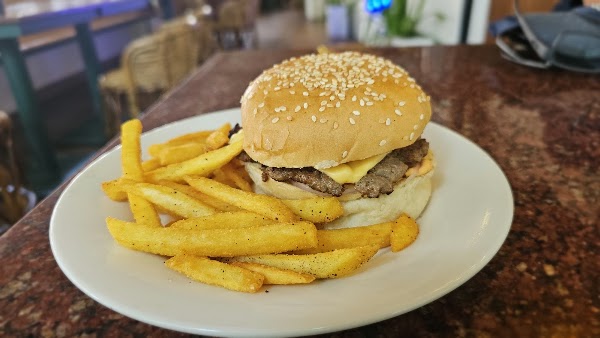 CLUB HOUSE RESTAURANT 4