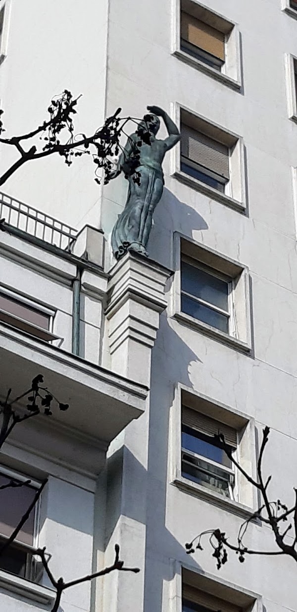 Nebotičnik 2