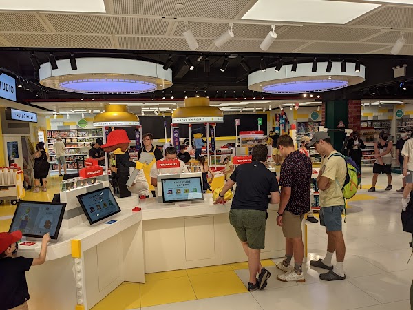 The LEGO® Store Fifth Avenue 4