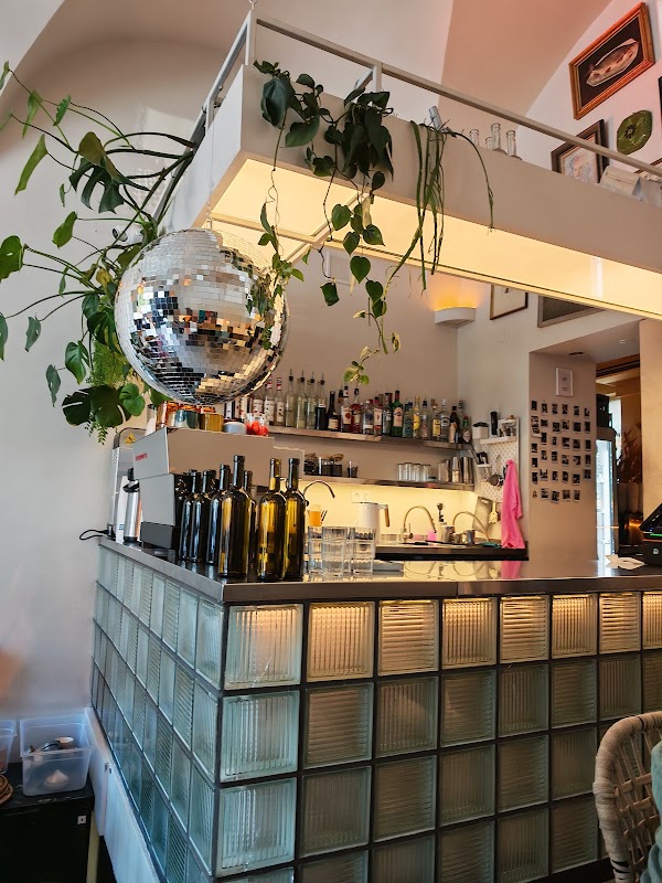 Mon Nom Bistro 5