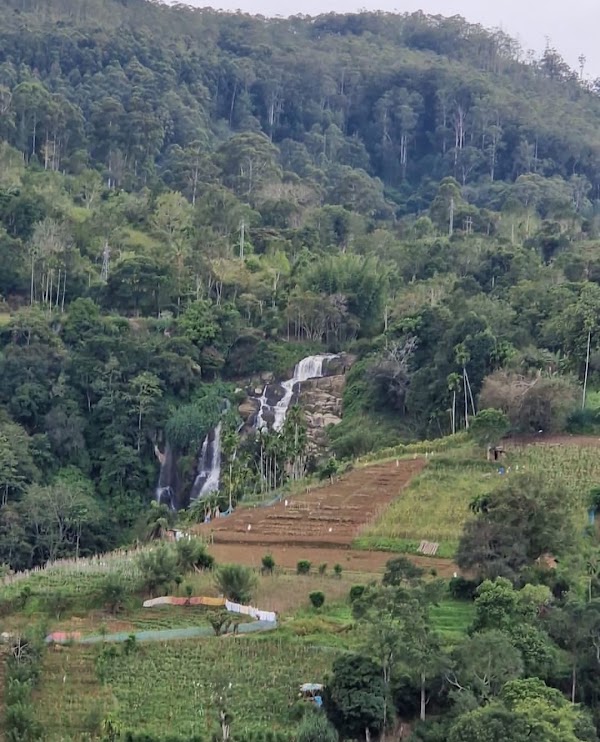 Kuda Ravana Ella waterfall 4