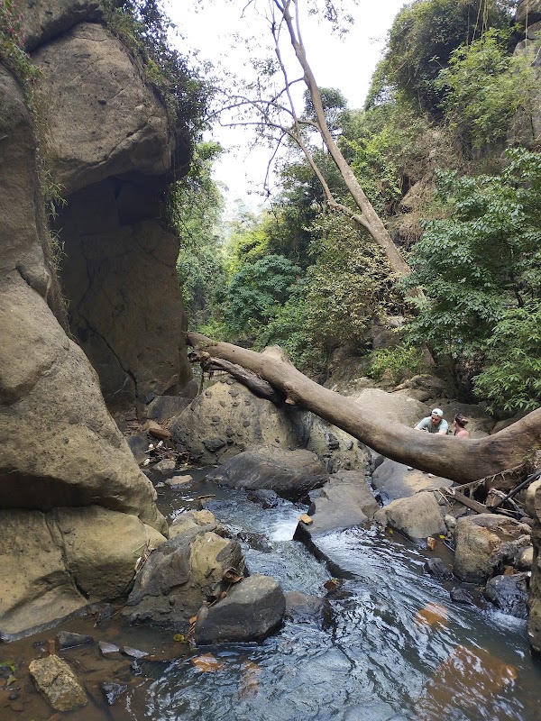 Kuda Ravana Ella waterfall 3