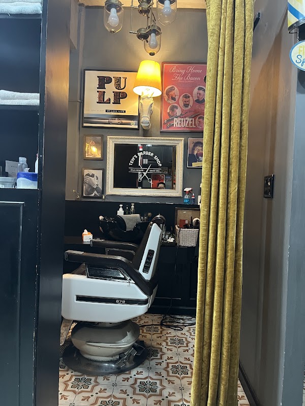Tew's Barber Shop (Siam) 1